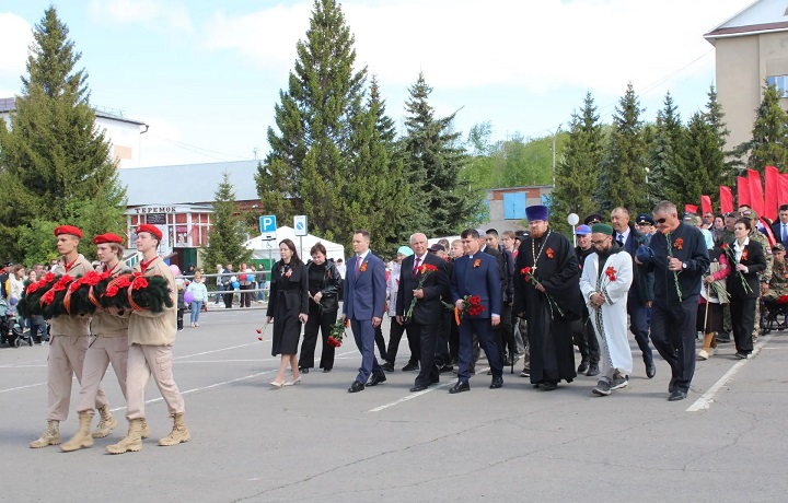 возложение цветов